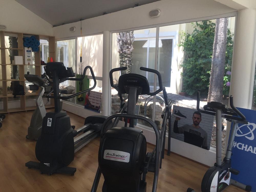 Parque Hotel Jean Clevers Punta del Este Zewnętrze zdjęcie The gym at the club